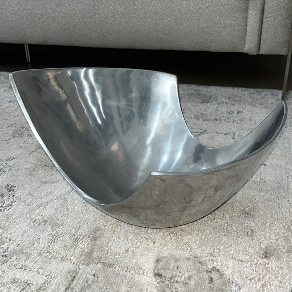 Abstract metal center piece